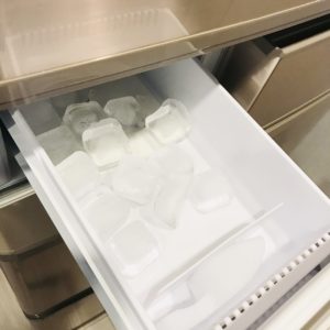 冷蔵庫　氷